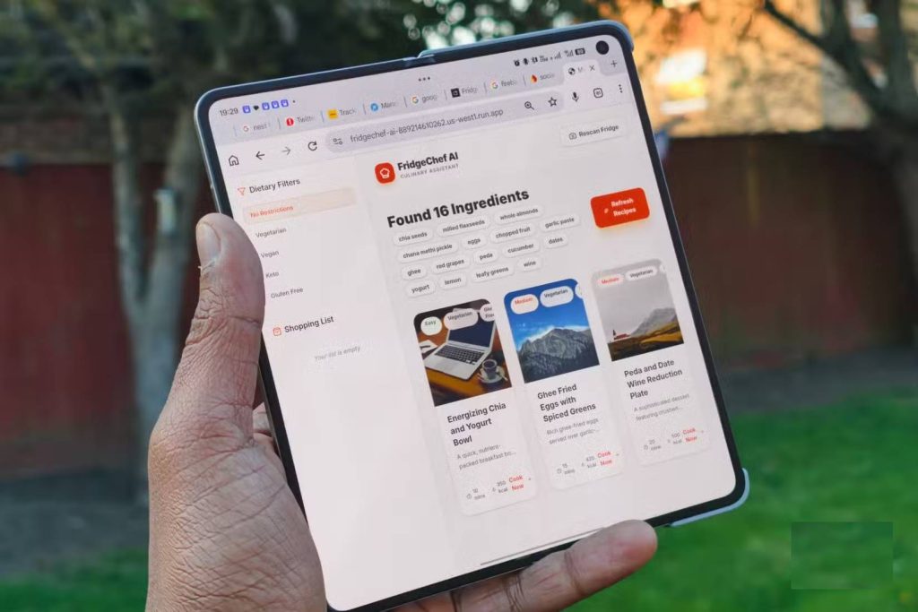 Ứng dụng được tạo bởi Google AI Studio trên Oppo Find N6